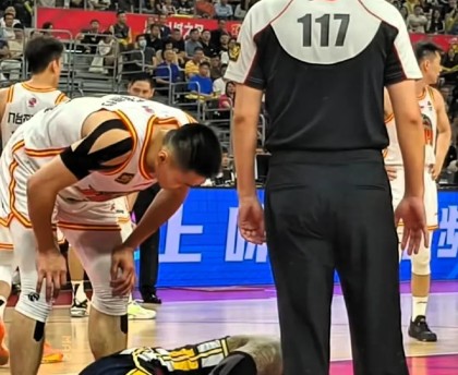 金年会首页-清晨广东宏远门线救险——CBA季后赛节点到来；球迷炸锅；训练强度明显提升的简单介绍